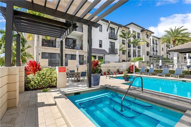 1035 3rd AVE S 215, Naples, FL 34102