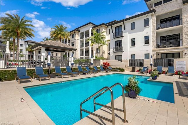 1035 3rd AVE S 215, Naples, FL 34102