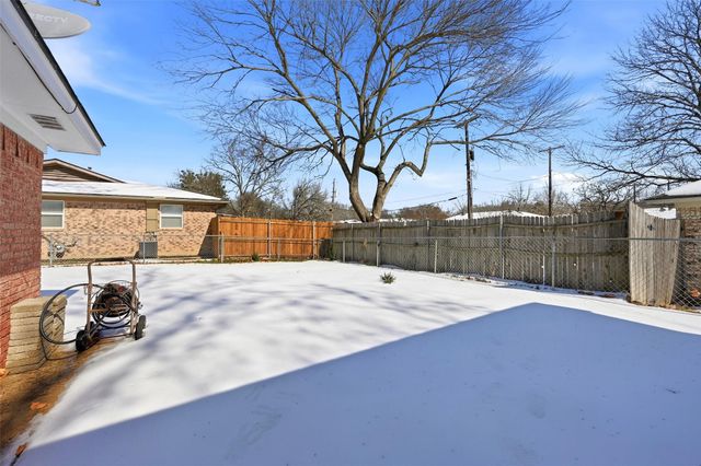 2611 Easy Street, Denison, TX 75020