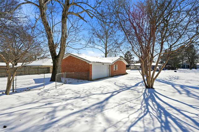 2611 Easy Street, Denison, TX 75020