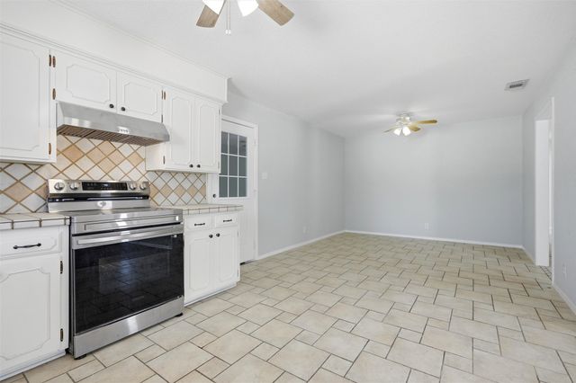 2611 Easy Street, Denison, TX 75020