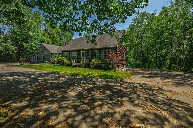 7 Squamscott Road, Stratham, NH 03885