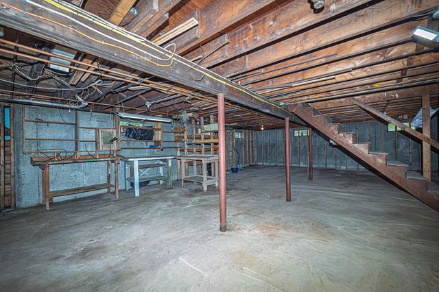 7 Squamscott Road, Stratham, NH 03885