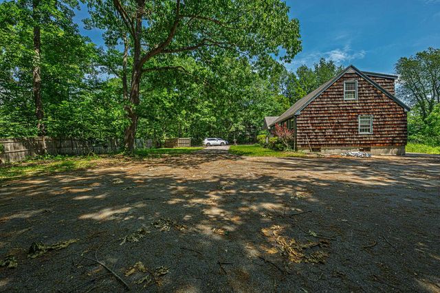 7 Squamscott Road, Stratham, NH 03885