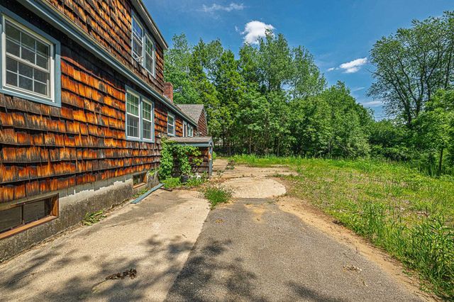 7 Squamscott Road, Stratham, NH 03885