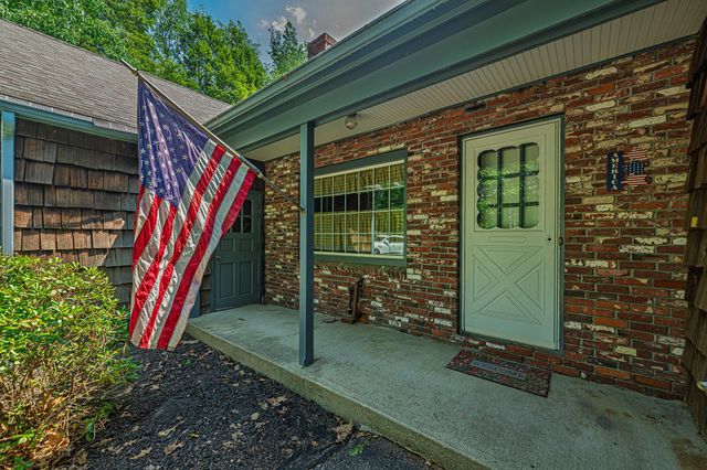 7 Squamscott Road, Stratham, NH 03885