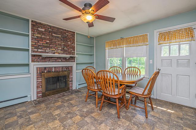 7 Squamscott Road, Stratham, NH 03885
