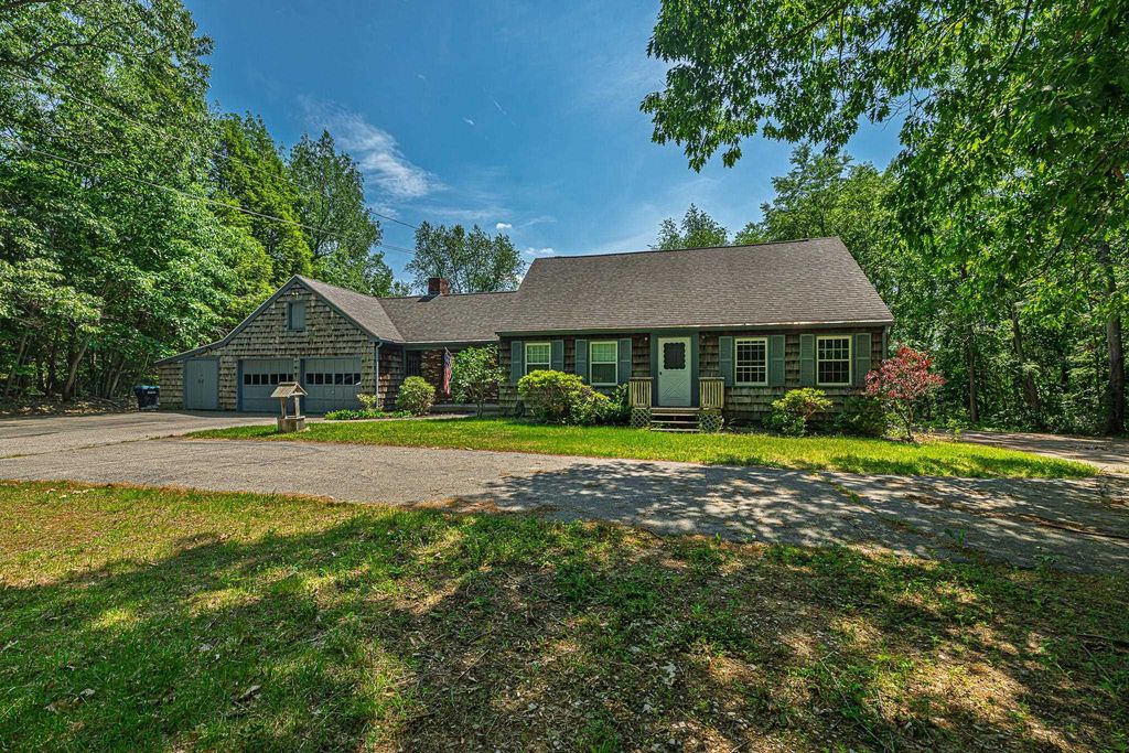 7 Squamscott Road, Stratham, NH 03885