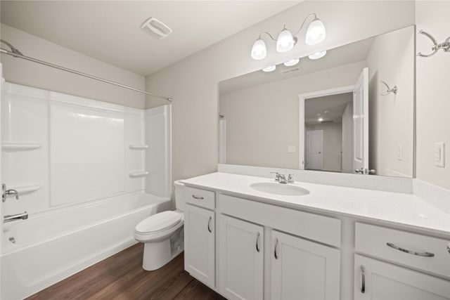 9556 Crestview Drive, West Des Moines, IA 50266