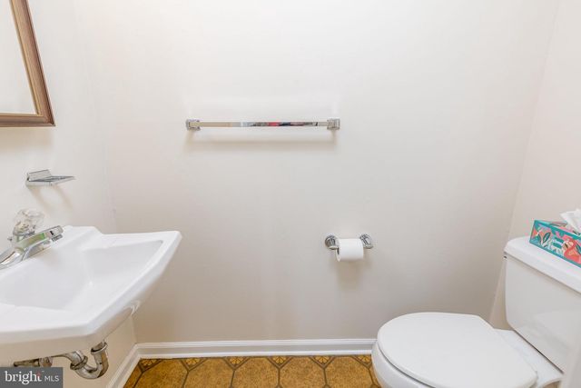 28 HARROWGATE DR, Cherry Hill, NJ 08003