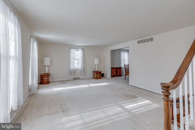 28 HARROWGATE DR, Cherry Hill, NJ 08003