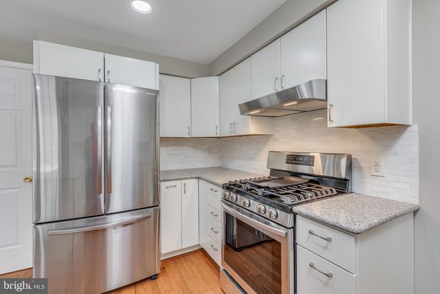 28 HARROWGATE DR, Cherry Hill, NJ 08003