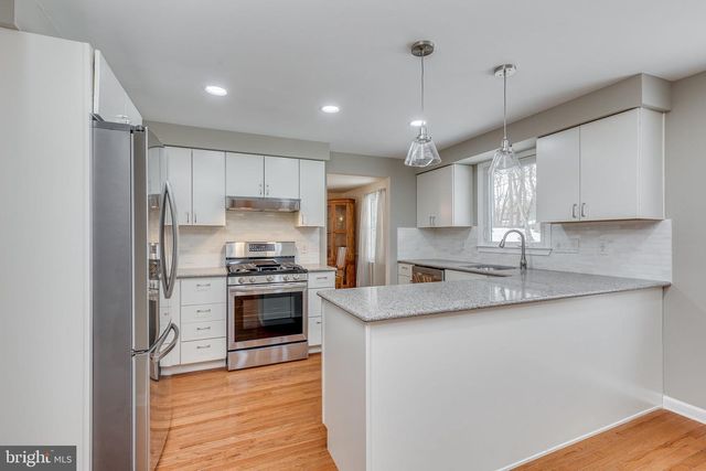 28 HARROWGATE DR, Cherry Hill, NJ 08003