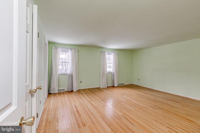 28 HARROWGATE DR, Cherry Hill, NJ 08003