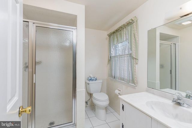 28 HARROWGATE DR, Cherry Hill, NJ 08003