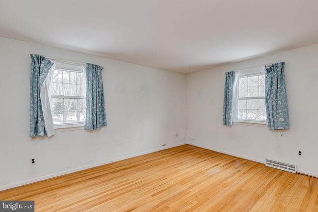 28 HARROWGATE DR, Cherry Hill, NJ 08003