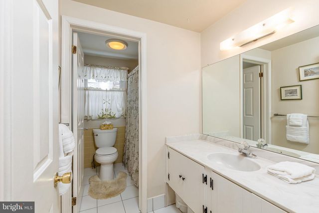 28 HARROWGATE DR, Cherry Hill, NJ 08003