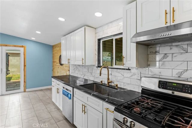 3250 Apple Avenue, Jurupa Valley, CA 92509