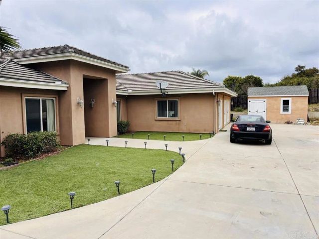 2399 Paige Circle, Fallbrook, CA 92028