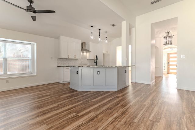609 Bristlecone Drive, Arlington, TX 76018