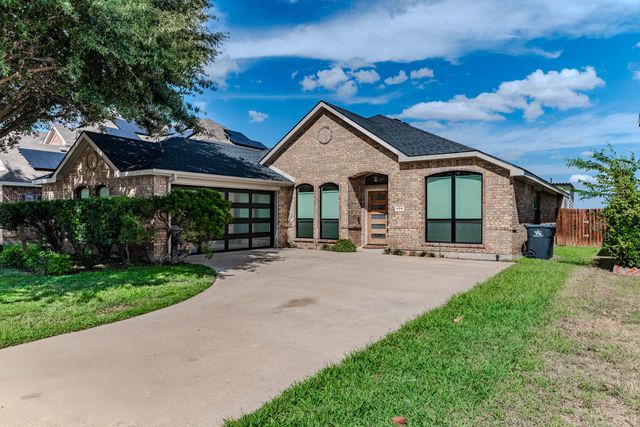 609 Bristlecone Drive, Arlington, TX 76018