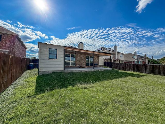 609 Bristlecone Drive, Arlington, TX 76018