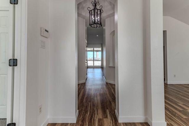 609 Bristlecone Drive, Arlington, TX 76018