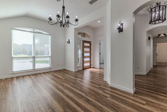 609 Bristlecone Drive, Arlington, TX 76018