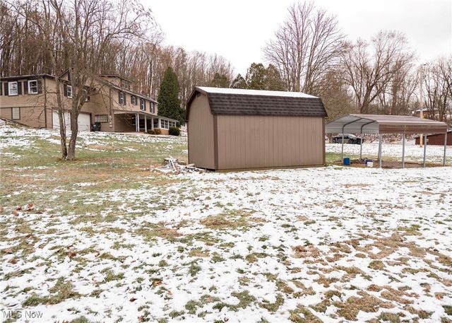 1549 Ridge Road NE, New Philadelphia, OH 44663