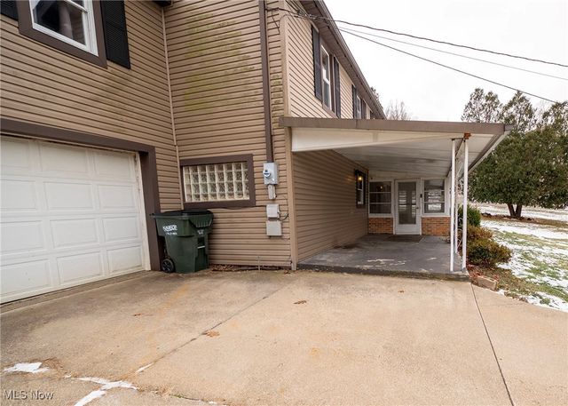 1549 Ridge Road NE, New Philadelphia, OH 44663