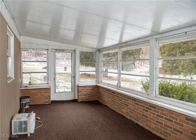 1549 Ridge Road NE, New Philadelphia, OH 44663