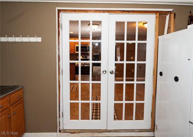 1549 Ridge Road NE, New Philadelphia, OH 44663