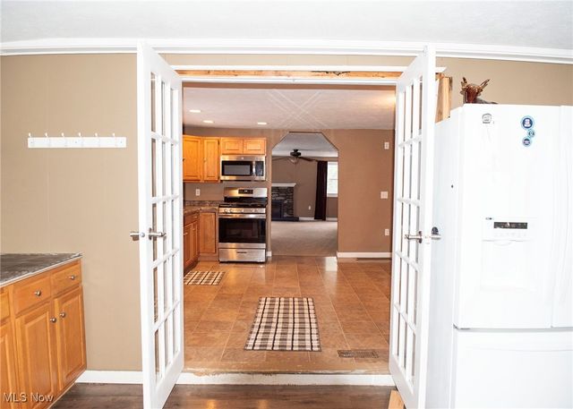 1549 Ridge Road NE, New Philadelphia, OH 44663