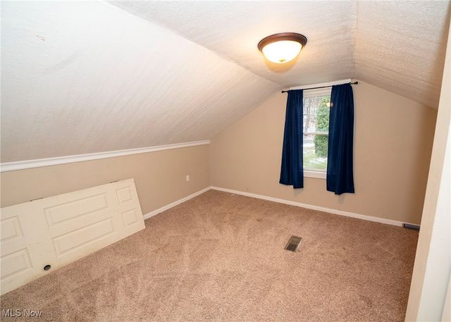 1549 Ridge Road NE, New Philadelphia, OH 44663