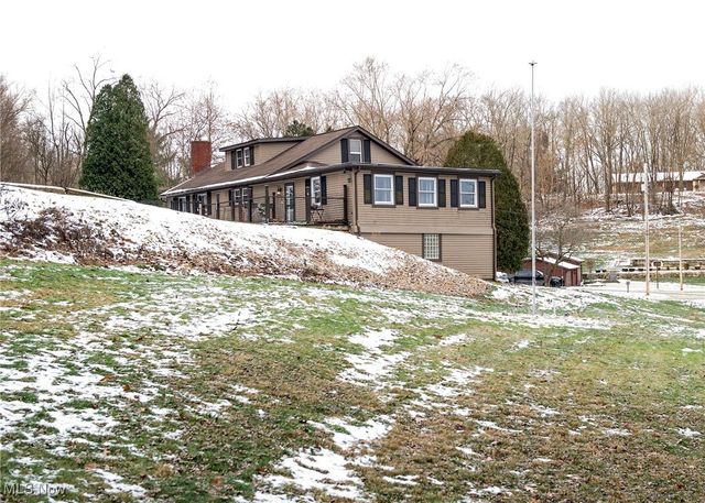 1549 Ridge Road NE, New Philadelphia, OH 44663