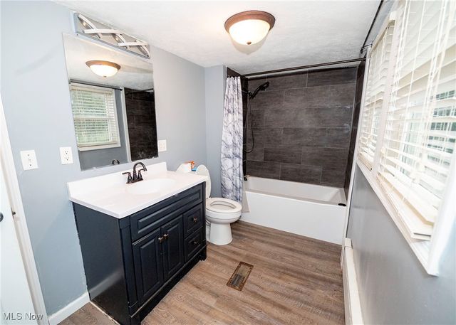 1549 Ridge Road NE, New Philadelphia, OH 44663