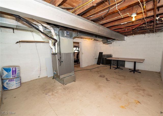 1549 Ridge Road NE, New Philadelphia, OH 44663