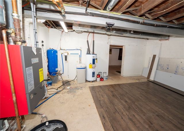 1549 Ridge Road NE, New Philadelphia, OH 44663