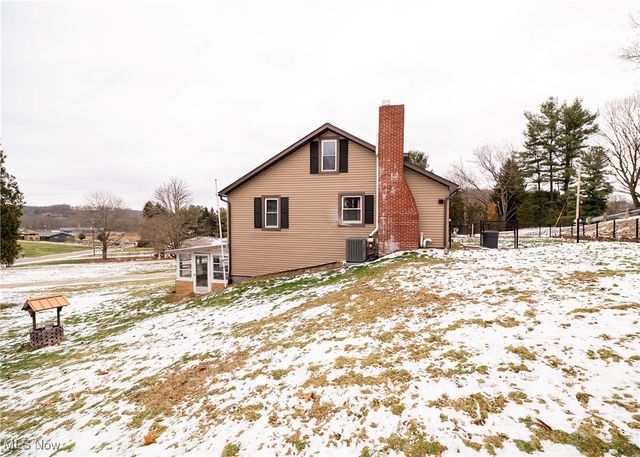 1549 Ridge Road NE, New Philadelphia, OH 44663