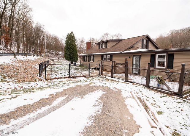 1549 Ridge Road NE, New Philadelphia, OH 44663