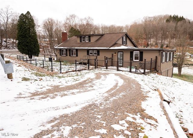 1549 Ridge Road NE, New Philadelphia, OH 44663