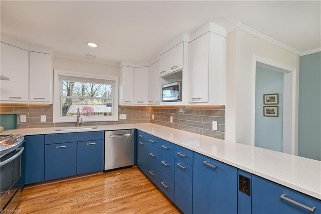 2442 Greenwich Road, Winston-salem, NC 27104