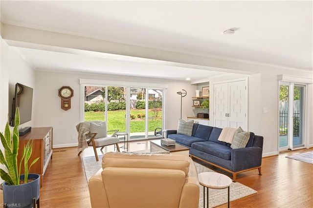 2442 Greenwich Road, Winston-salem, NC 27104