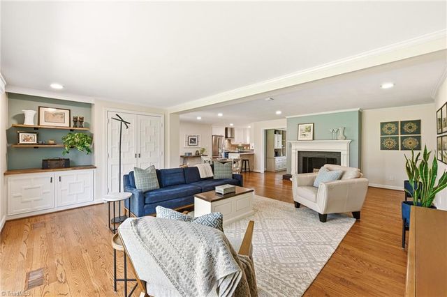 2442 Greenwich Road, Winston-salem, NC 27104