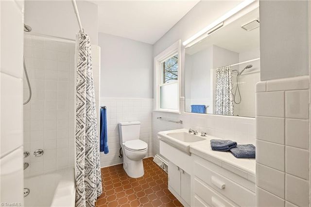 2442 Greenwich Road, Winston-salem, NC 27104