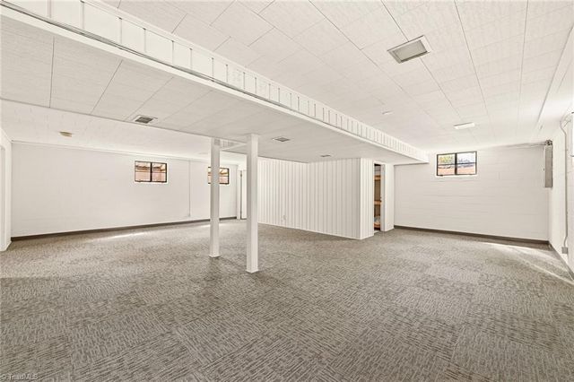 2442 Greenwich Road, Winston-salem, NC 27104