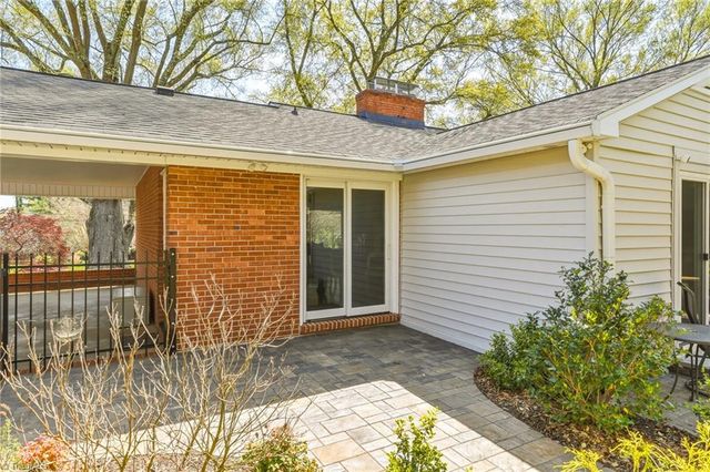 2442 Greenwich Road, Winston-salem, NC 27104