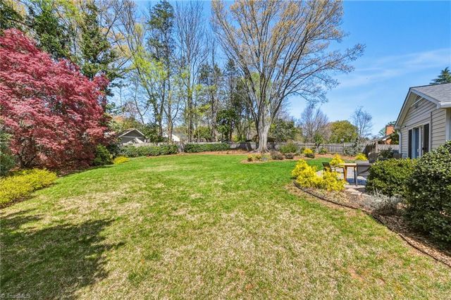 2442 Greenwich Road, Winston-salem, NC 27104