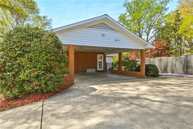 2442 Greenwich Road, Winston-salem, NC 27104