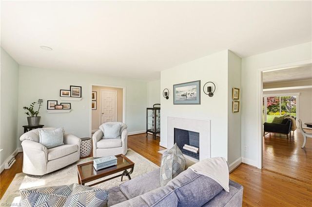 2442 Greenwich Road, Winston-salem, NC 27104